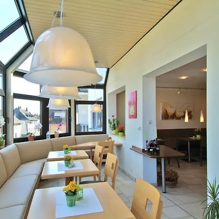 Haus Am Berg 2* Трир